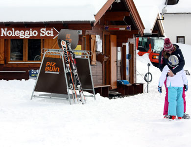 Noleggio sci Santa Fosca - Campo scuola sci Selva di Cadore (BL)